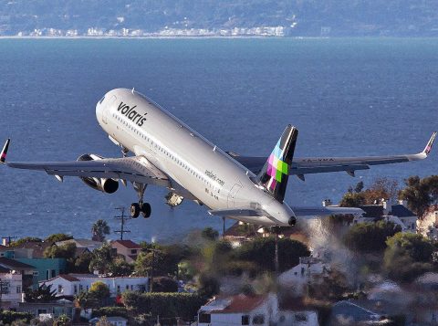 volaris lax terminal